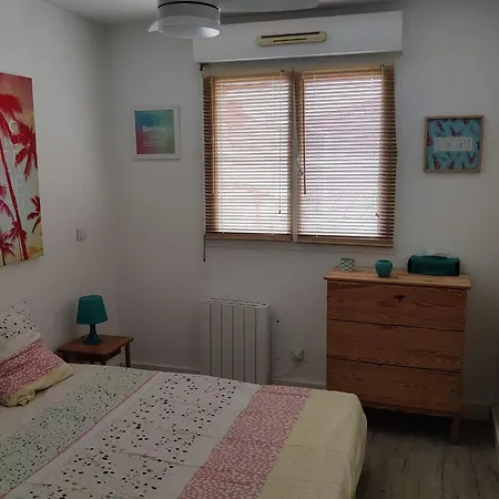 Дом отдыха Cozy 55 M With Parking In *